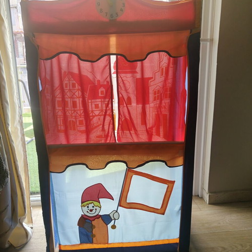 Puppet Theater like new