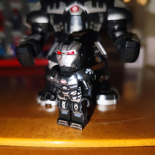 War Machine Hulkbuster like new with figure