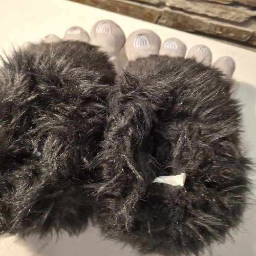 Funny Gorilla Feet Slippers like new, black and gray