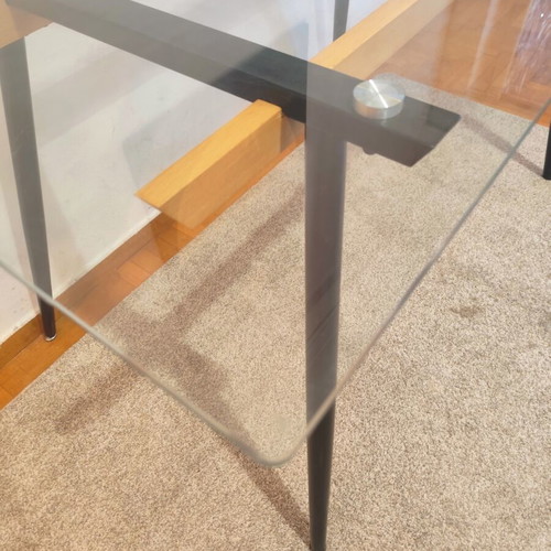 Glass dining table for 4-6 people like new with wood and metal support