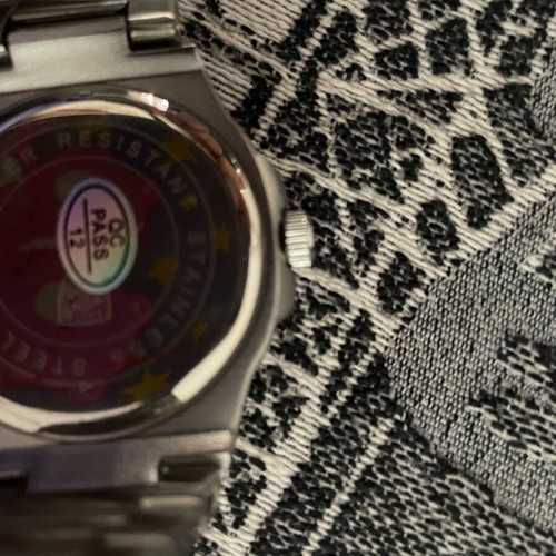 Men's watch metal bracelet like new, luminous and date display