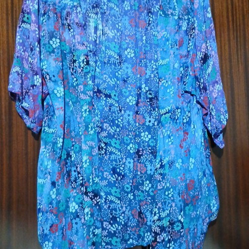 Agada women's short-sleeve floral shirt, size Large, 100% Rayon