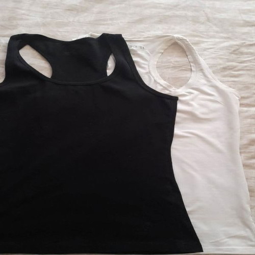 Stradivarius sleeveless tops size S like new, pack of 2 black and white
