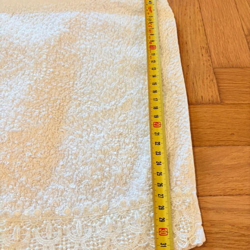 Hand Towels used, set of 4 white