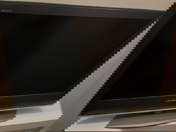 Телевизор Sony 31’’ – Пълнофункционален, идеален и като компютърен монитор