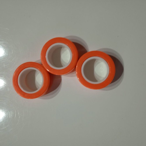 Stress relief magnets like new, set of 3