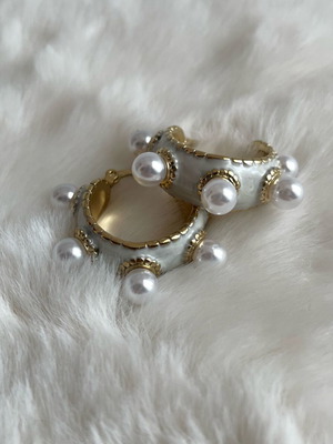 Vintage earrings new, gold-colored
