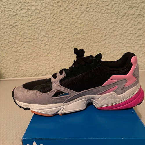 Adidas Falcon 41 1/3 used multicolor sports shoes