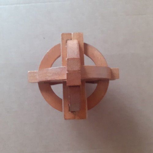 Metal and wooden puzzle like new, set of 2 pieces