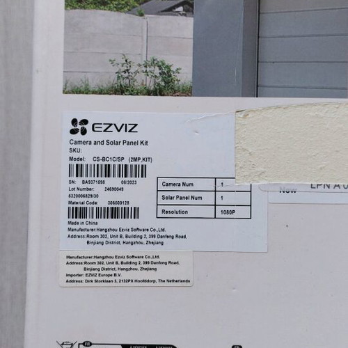 EZVIZ Wireless Camera Kit with Solar Panel like new, 1080P