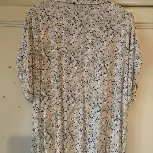 Floral shirt like new, size XXL