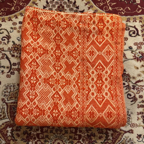 Woolen woven fabric like new, red, suitable for throw or blanket