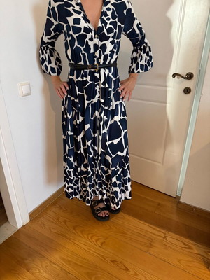 No name printed dress like new, white and blue, one size