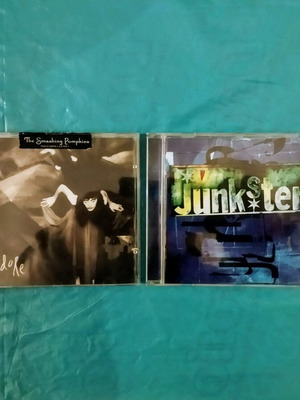 Junkster and The Smashing Pumpkins Adore CDs like new, rock