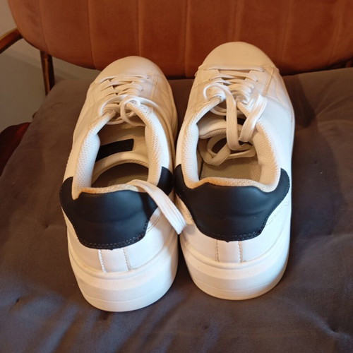 Bershka men's athletic shoes size 40 like new, white