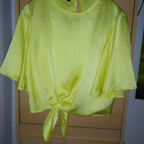 Desiree satin blouse new, size M, yellow