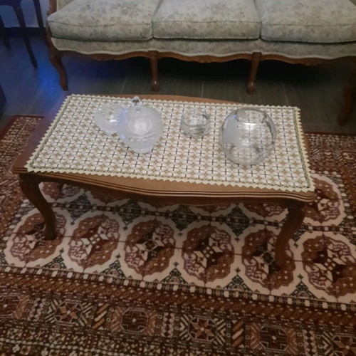 Coffee table with two small tables like new, solid wood