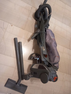 Multitool carpet cleaner vacuum like new