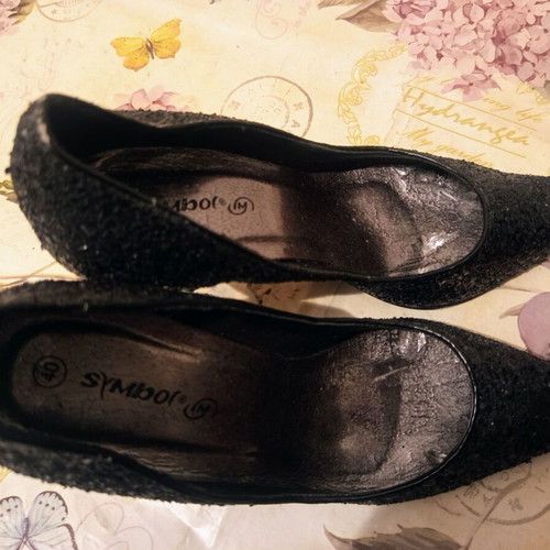 Symbol black heels used with glitter, size 40