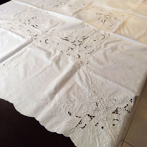 Vintage Handmade Cutwork Tablecloth white 117x117 cm like new