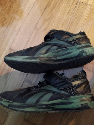 Reebok boys' sport shoes used size 31 black and green