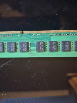 2GB RAM SAMSUNG