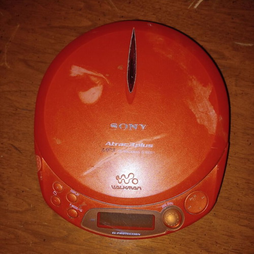 Sony CD Walkman D-NE511 used, vintage, functional