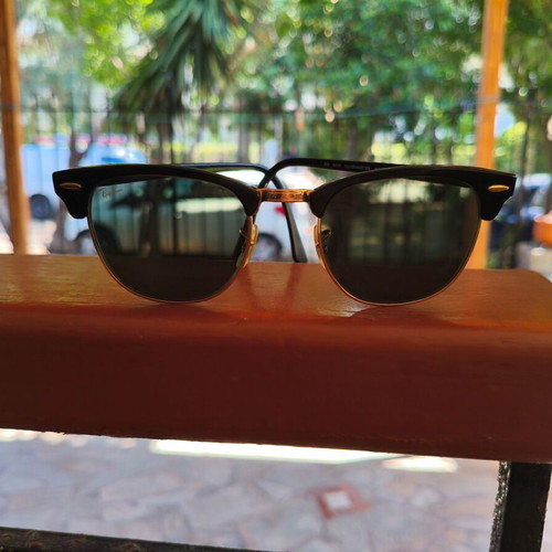 Ray-Ban Clubmaster Classic sunglasses like new, black and gold