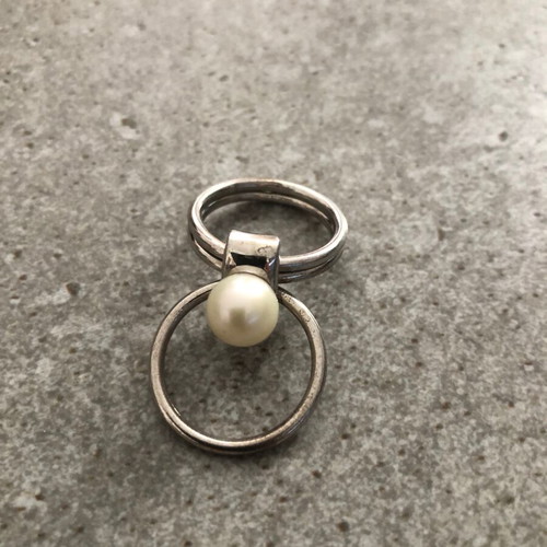 Silver ring with pearl like new