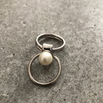 Silver ring with pearl like new