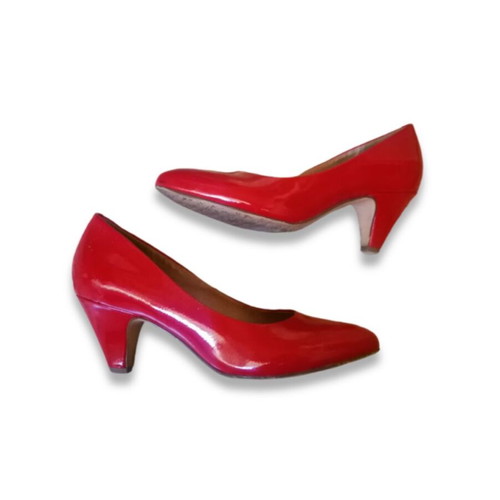 Tamaris pumps used, red patent leather, size 38, 6 cm heel