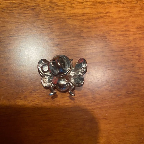 Vintage silver bee brooch like new