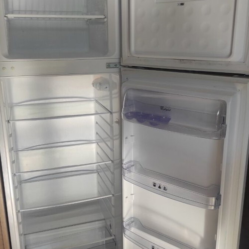 Whirlpool two-door refrigerator, 252 liters, height 1.66 m