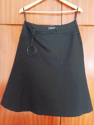 Sorotos skirt black, like new, size 40, lined