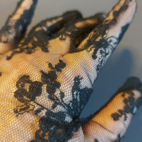 Lace gloves like new, tulle with embroidery, black
