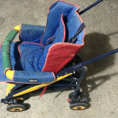 Chicco baby stroller like new with brakes and canopy