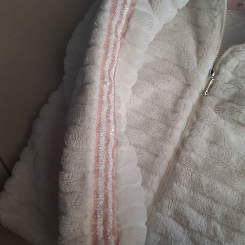 Girls' fur jacket with pink details and hood