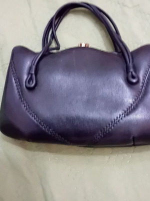 Small leather handbag from the 1960s, like new