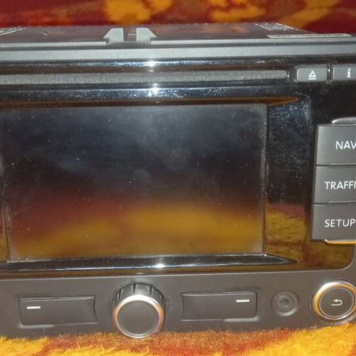 Volkswagen RNS 310 screen with CD and maps, factory