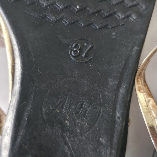 Teba Egypt handmade leather sandals gold, new, size 37