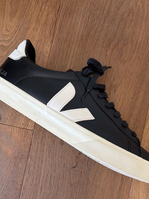 Veja men's leather sneakers used, black, size 44