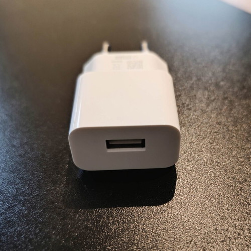 Charger 220V like new