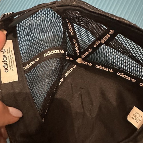 Adidas black unisex hat