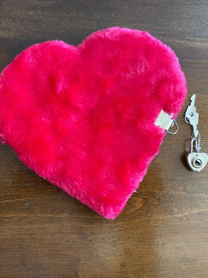 Children's heart-shaped notebook with fur cover and lock new, fuchsia