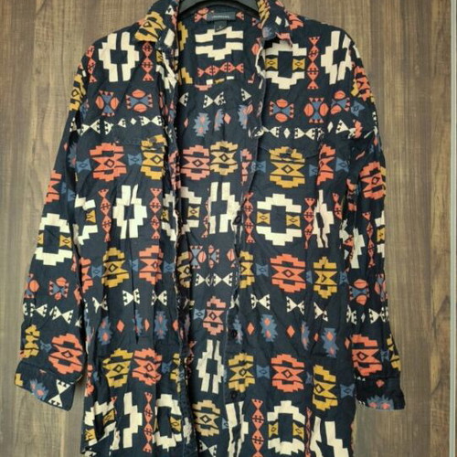 Monki Oversized Shirt like new with ethnic/geometric print size M