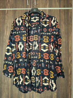 Monki Oversized Shirt like new with ethnic/geometric print size M