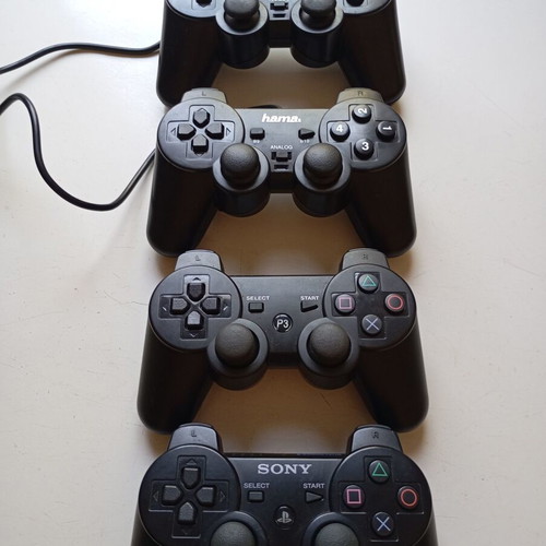PlayStation 3 controllers used, pack of 4 (2 wireless, 2 wired)
