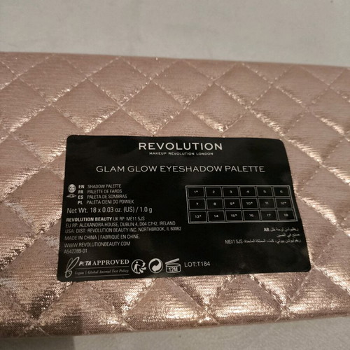 Makeup Revolution palette like new with 4 new beauty blenders