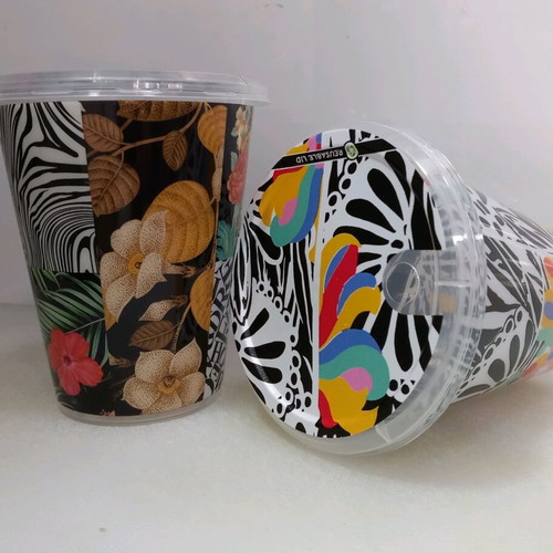 Plastic glasses new, reusable, pack of 40 with lids