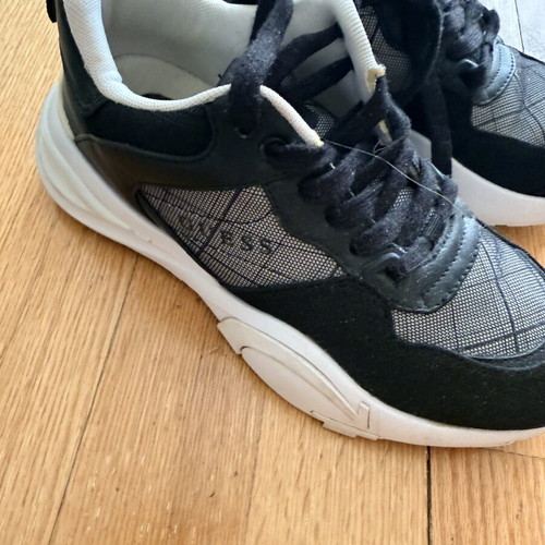 Guess athletic shoes like new, size 37, black and white